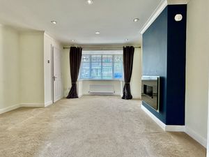 Lounge- click for photo gallery
